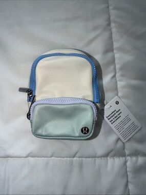 SOLD OUT Lululemon Everywhere Backpack Nano - LTIV/PLCN/SINS